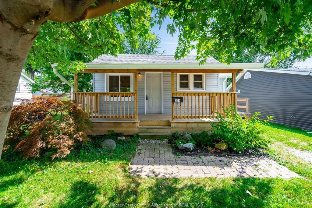 Property Photo:  301 Erieview Dr  ON N9Y 1M5