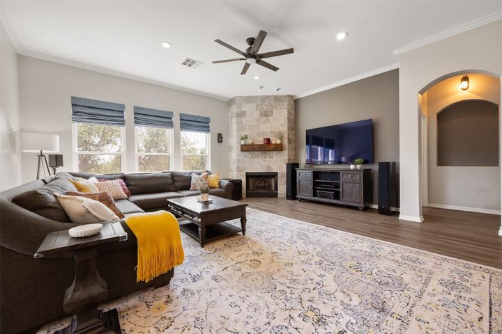 Property Photo:  140 Stratton Court  TX 78737 