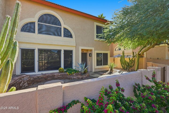 Property Photo:  10224 N 12th Place 2  AZ 85020