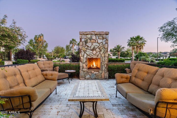 Property Photo: 4610 E Meadowview Drive AZ 85298