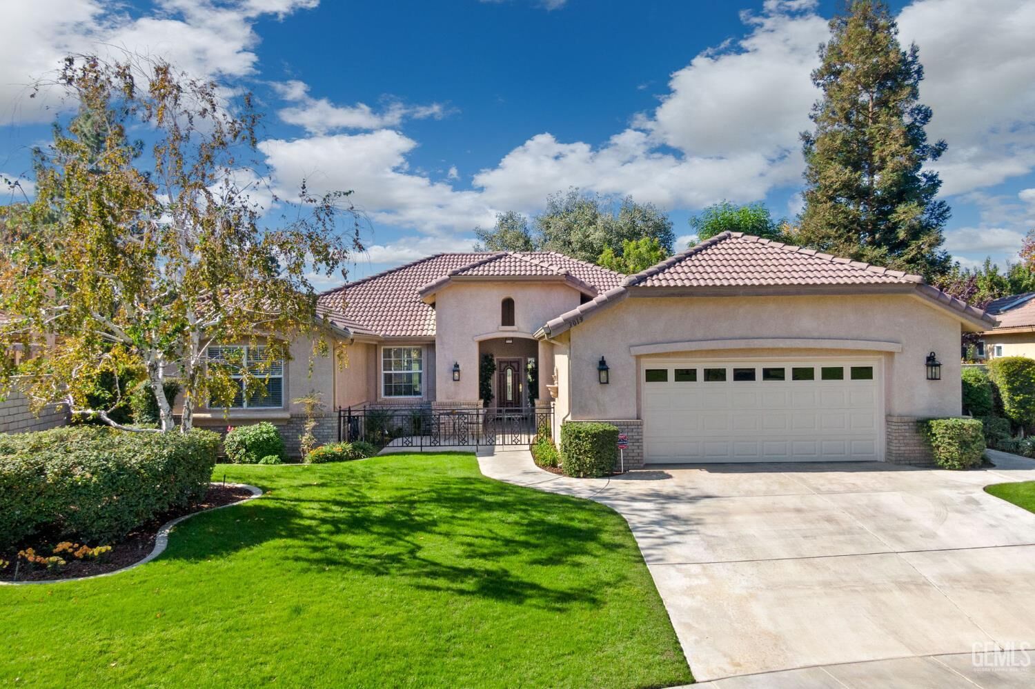 Property Photo: 3019 Violet Rose Court CA 93311