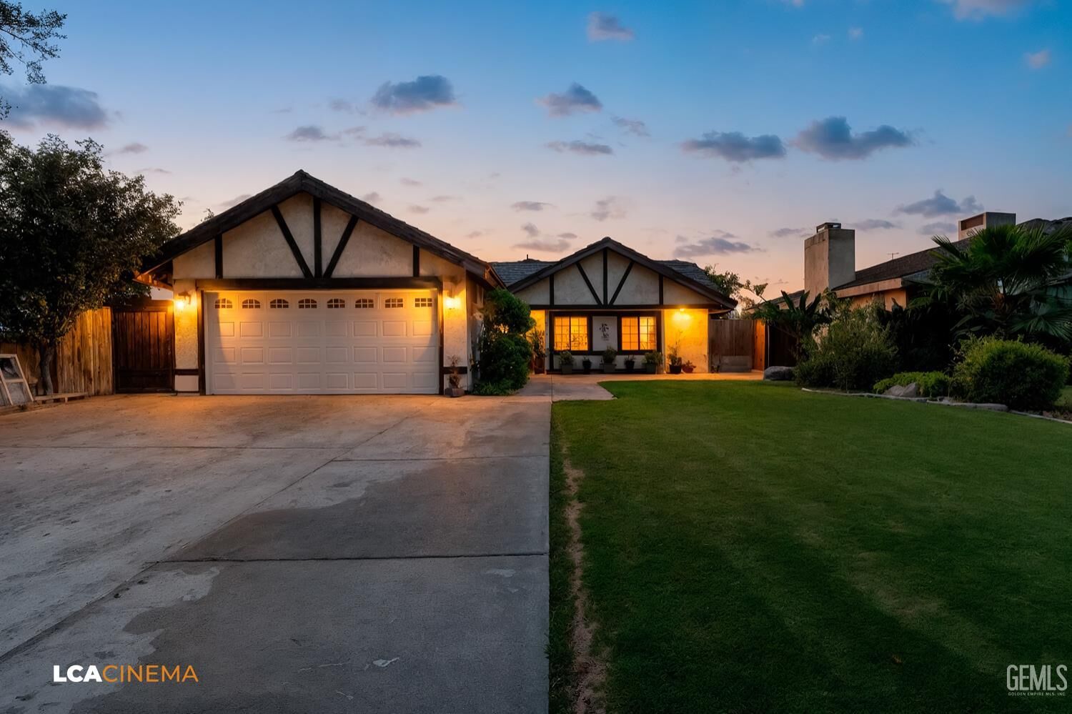 Property Photo: 4909 Kathimae Lane CA 93313