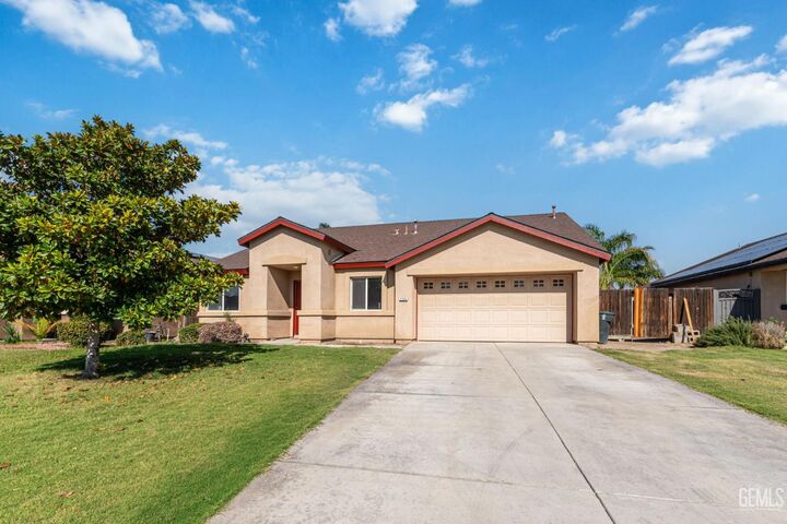 Property Photo:  2304 September Drive  CA 93313 