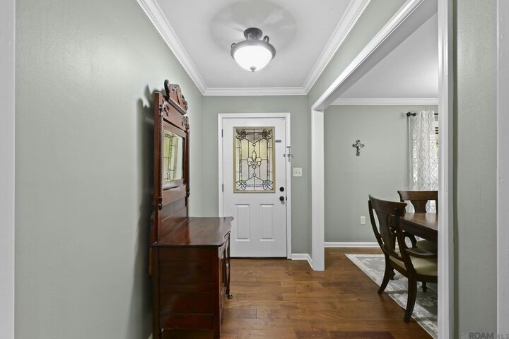 Property Photo:  2125 San Clemente Dr  LA 70815 