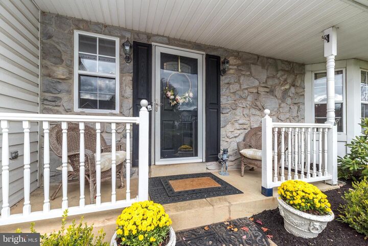 Property Photo: 1403 E Fernbrook Drive PA 18976