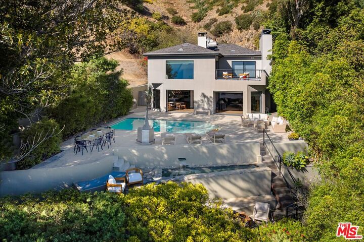 Property Photo:  8540 Hedges Way  CA 90069 