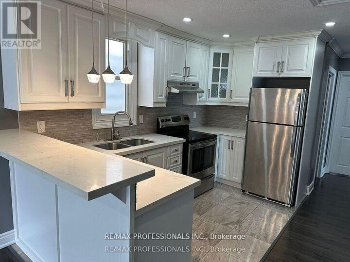 Property Photo: 167.5 Grosvenor Avenue North Upper ON L8L 7S1