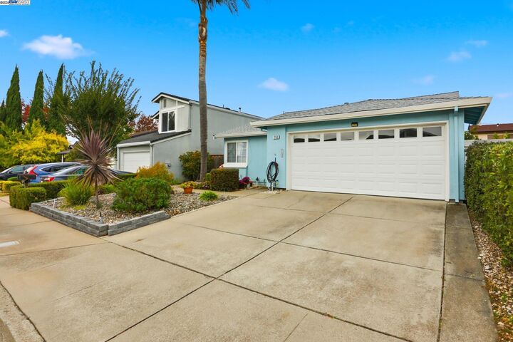Property Photo: 250 Jacaranda Dr CA 94544