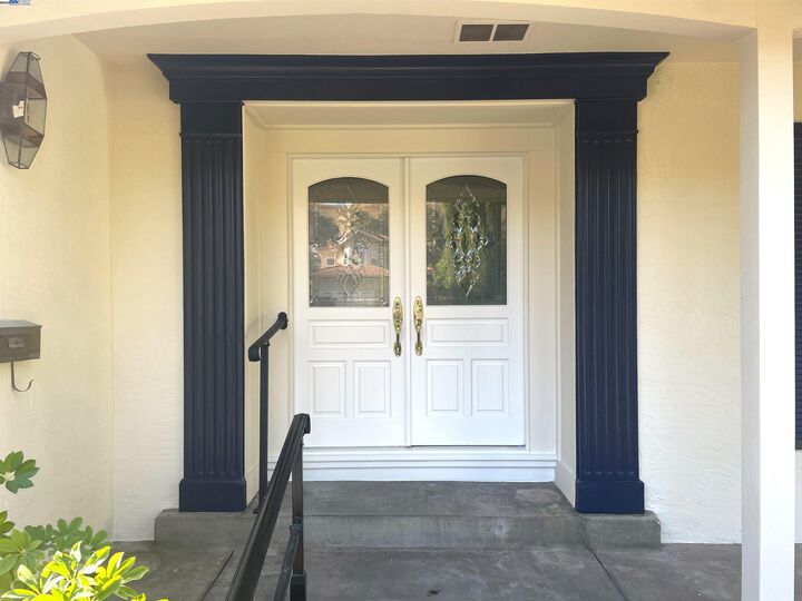 Property Photo: 41997 Via San Gabriel CA 94539