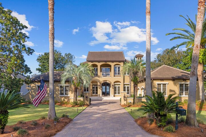 Property Photo:  446 Admiral Court  FL 32541 