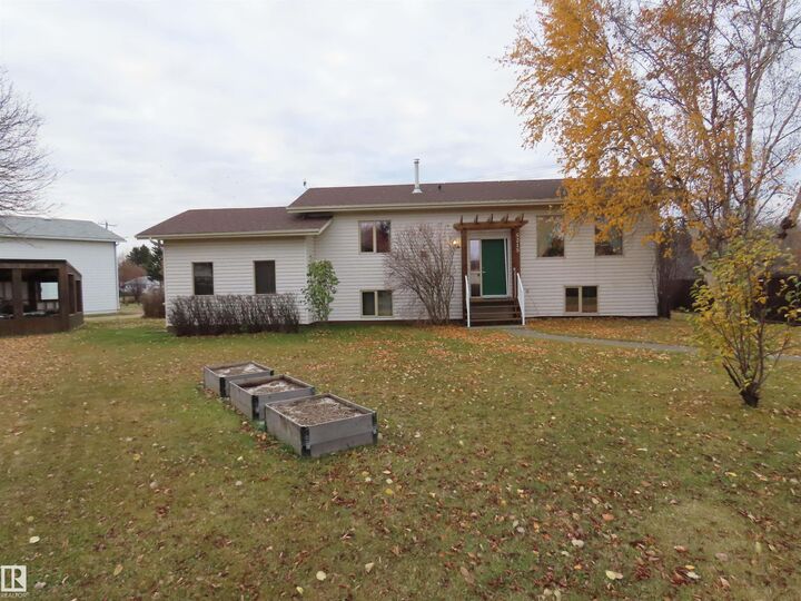 Property Photo: 5215 49 Avenue AB T0E 1V0