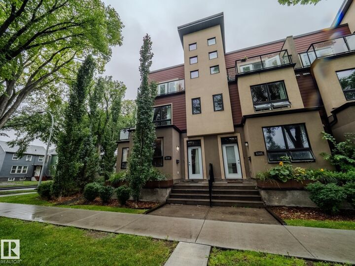 Photo de la propriété:  8306 108 Street NW  AB T6E 2J1