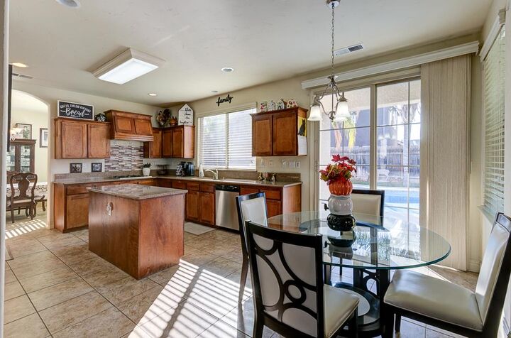 Property Photo:  5884 E Florence Avenue  CA 93727 