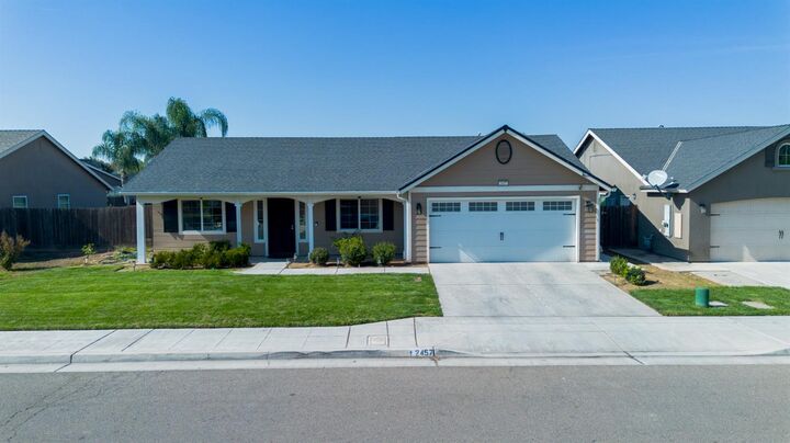 2457 N Milburn Avenue  Fresno CA 93722 photo
