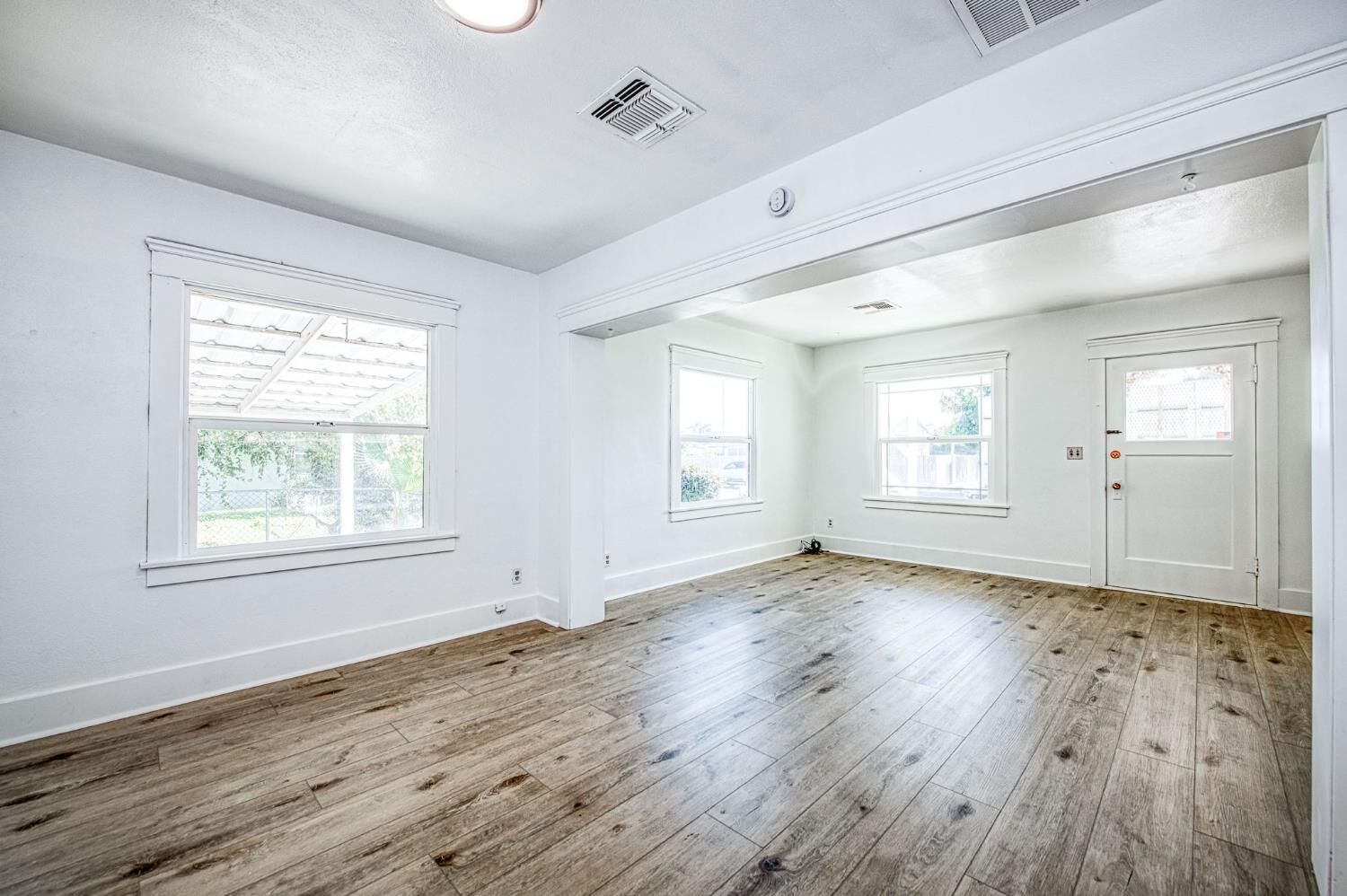 Property Photo:  1157 Sierra Street  CA 93631 