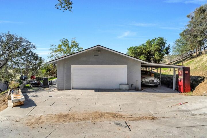 Property Photo:  34045 George Smith Road  CA 93675 