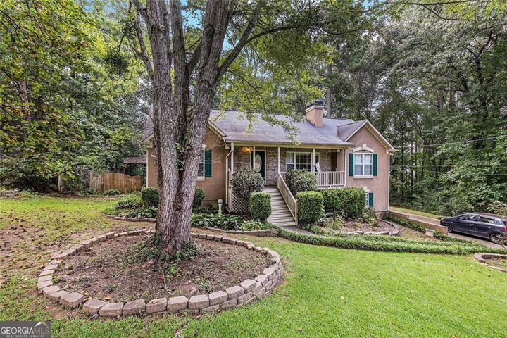 Property Photo:  114 Clay Court  GA 30180 