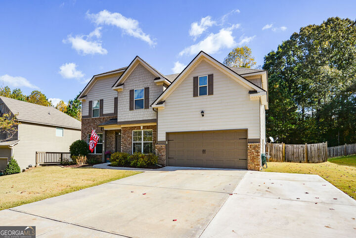 Property Photo:  195 Ledford Way  GA 30132