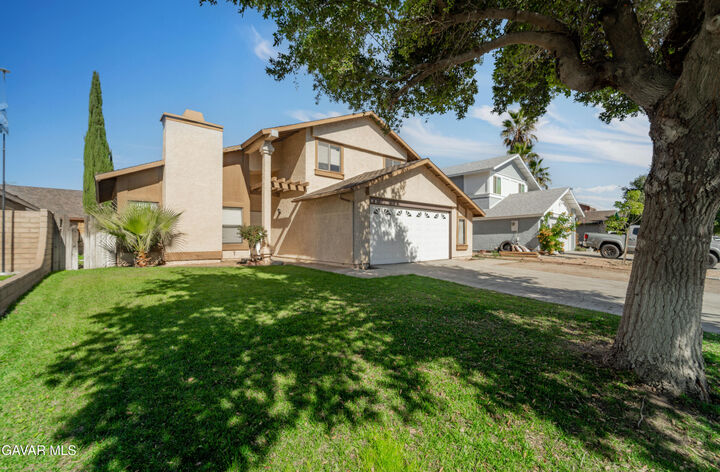 Property Photo: 4745 Karling Place CA 93552