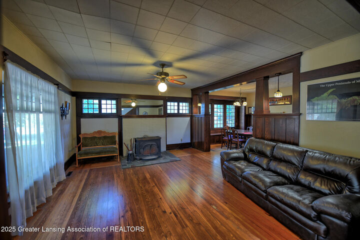 Property Photo: 423 W Cesar Chavez Avenue MI 48906