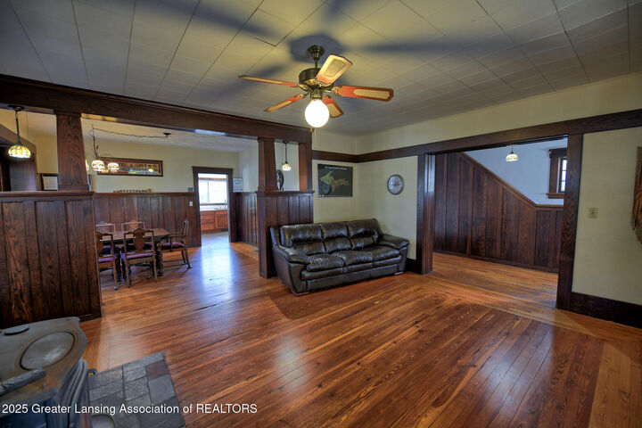 Property Photo: 423 W Cesar Chavez Avenue MI 48906