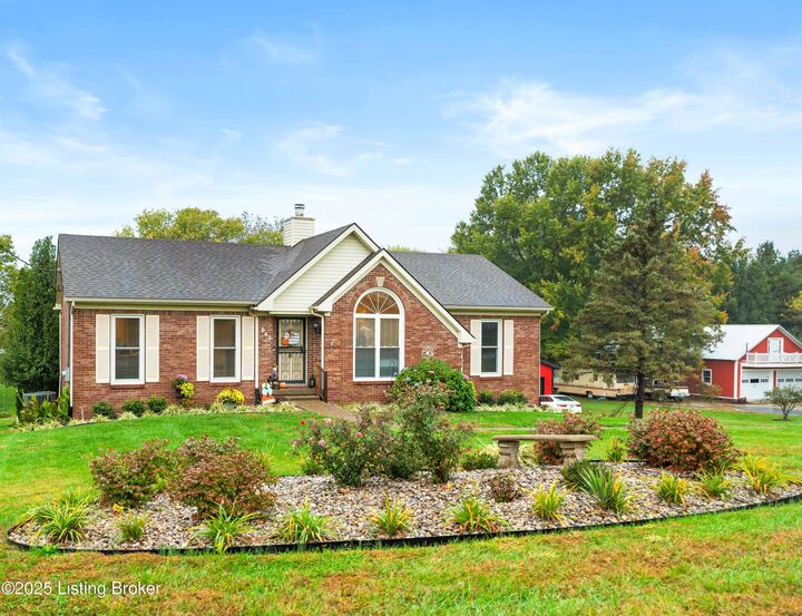 Property Photo: 641 Cross Keys Rd KY 40065