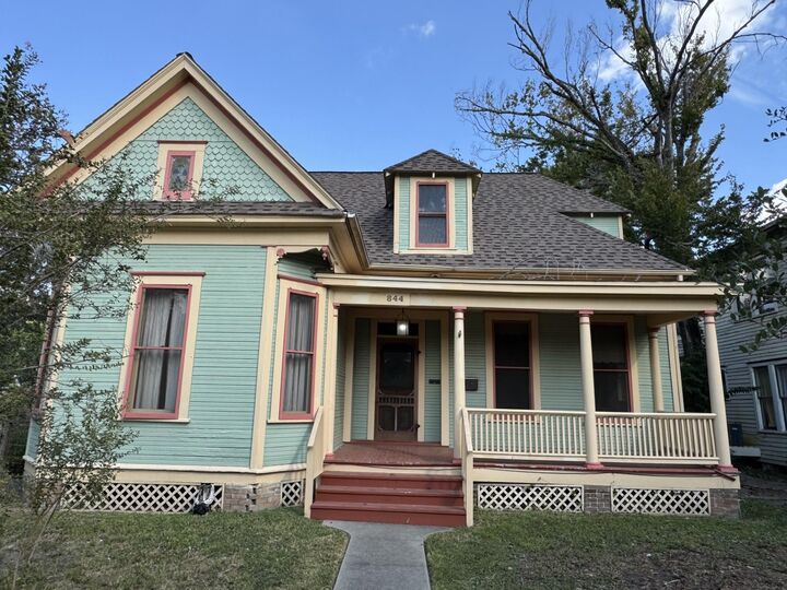 Property Photo:  844 Cortlandt Street  TX 77007