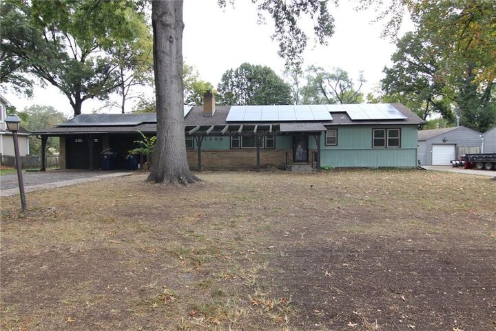 1204 E 108th Street  Kansas City MO 64131 photo