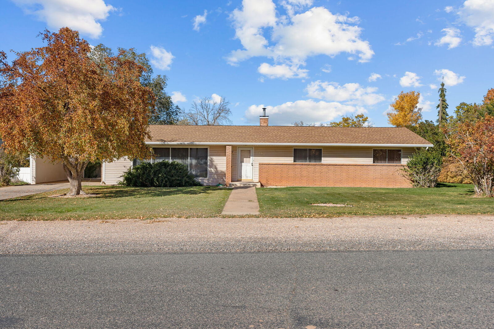 Property Photo: 161 E 200 S UT 84761