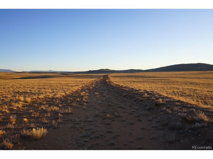 Property Photo: 417 Andesite Way CO 80449