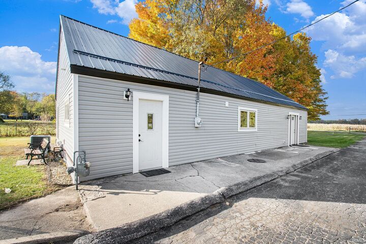 Property Photo: 14334 Dragoon Trail IN 46544-6818