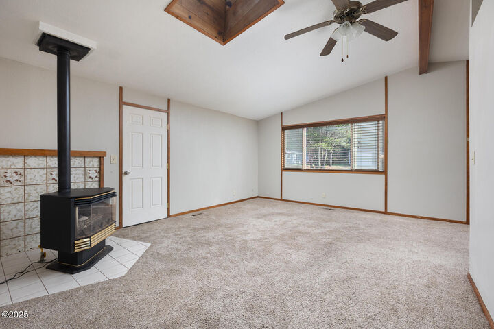 Property Photo:  3735 Sea Mist Avenue  OR 97341 