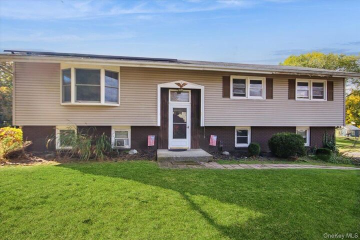 Property Photo:  1 Blossom Hill Drive  NY 12542 