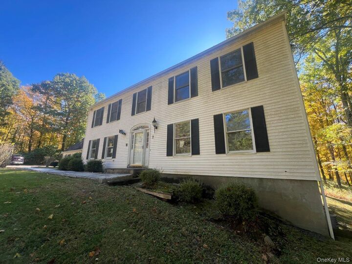 Property Photo:  7 Felter Hill Road  NY 10950 