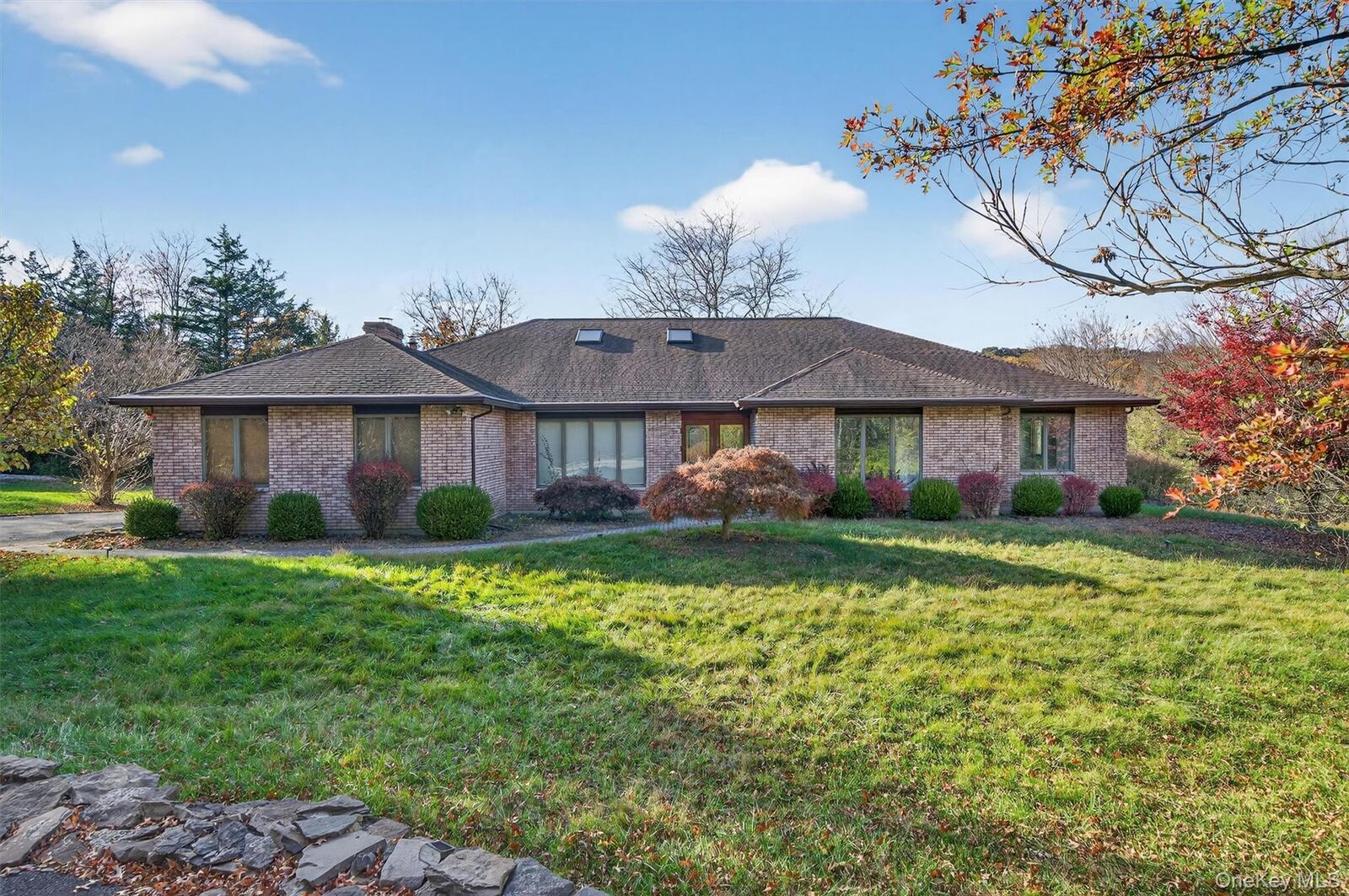 Property Photo:  220 Oxford Road  NY 10918