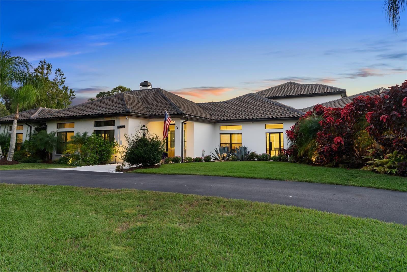 Property Photo:  18702 69th Avenue E  FL 34211