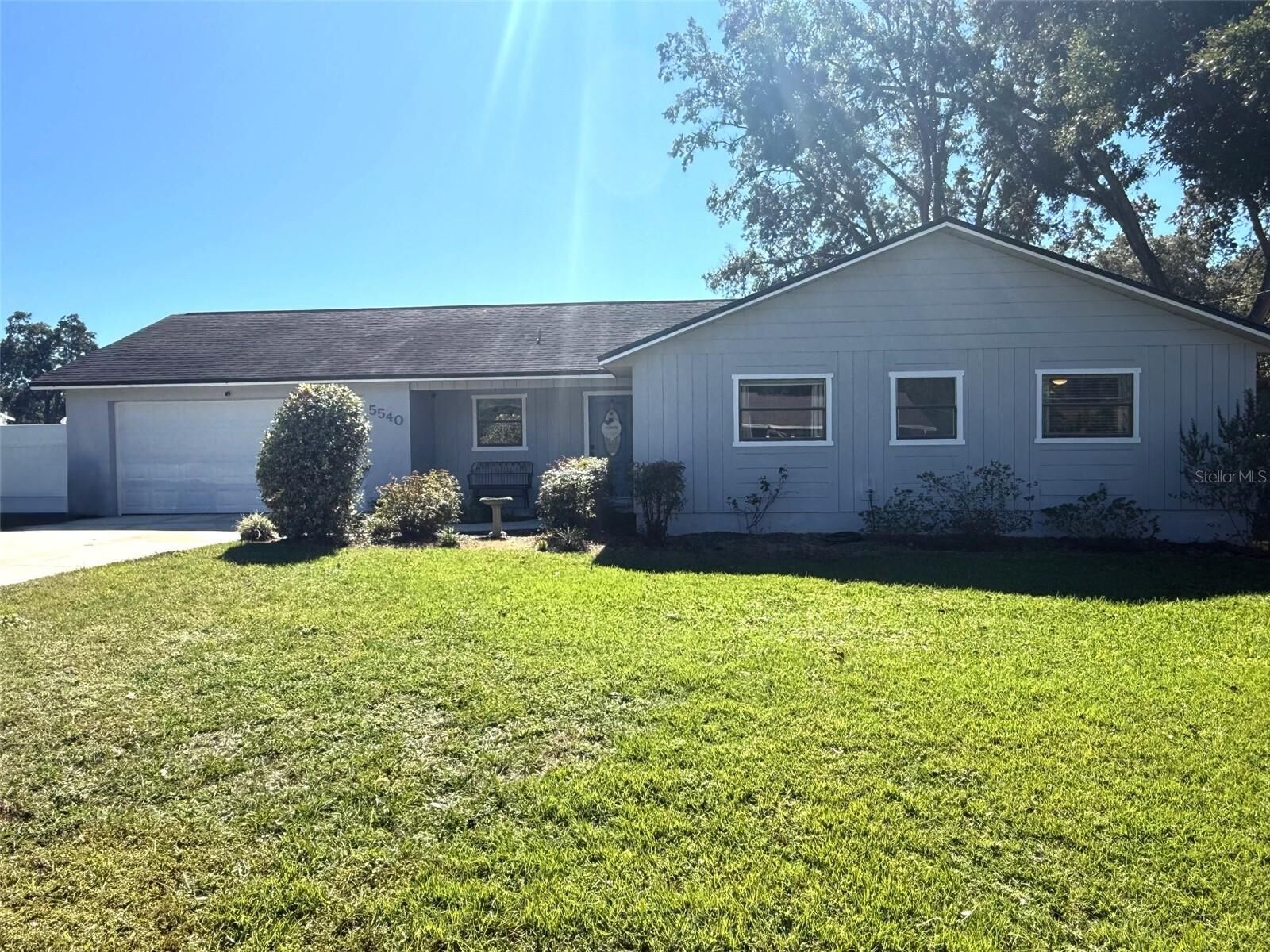 Property Photo:  5540 SE 21st Lane  FL 34480 