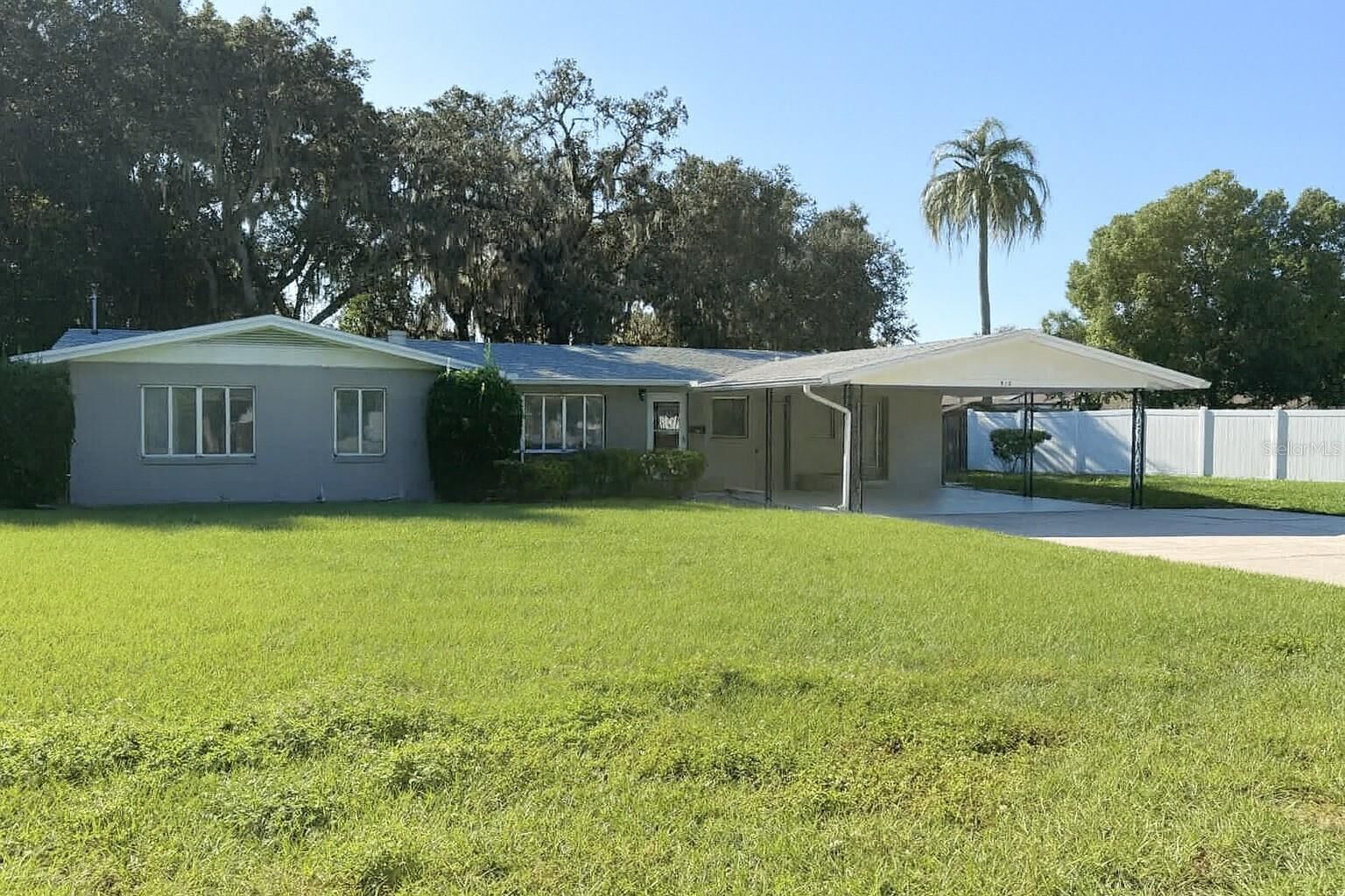 Property Photo:  518 Oak Lane  FL 32751