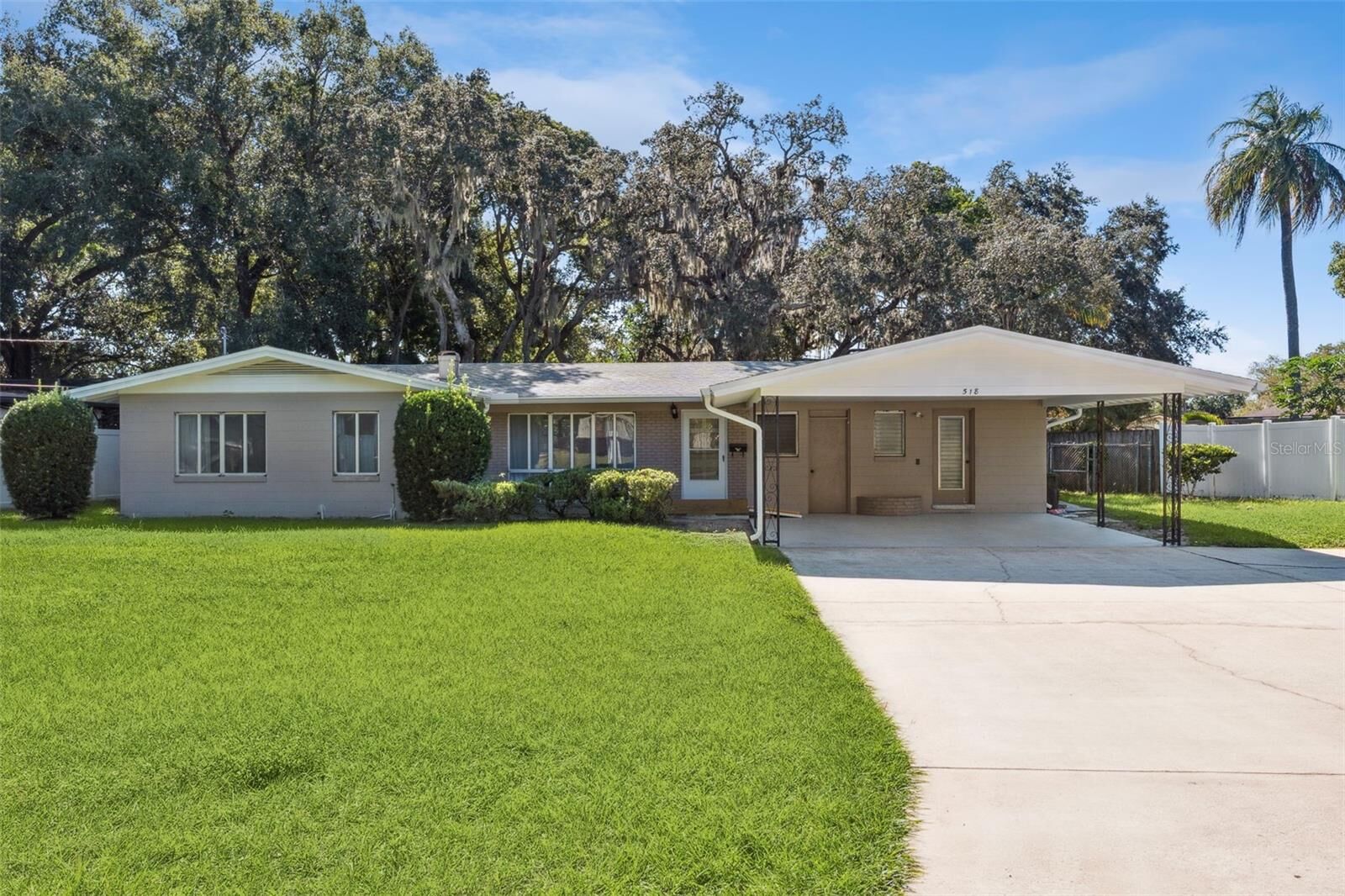 Property Photo:  518 Oak Lane  FL 32751 