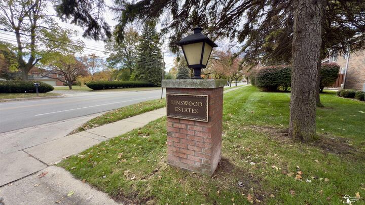 Property Photo: 92 Linswood Street MI 48162