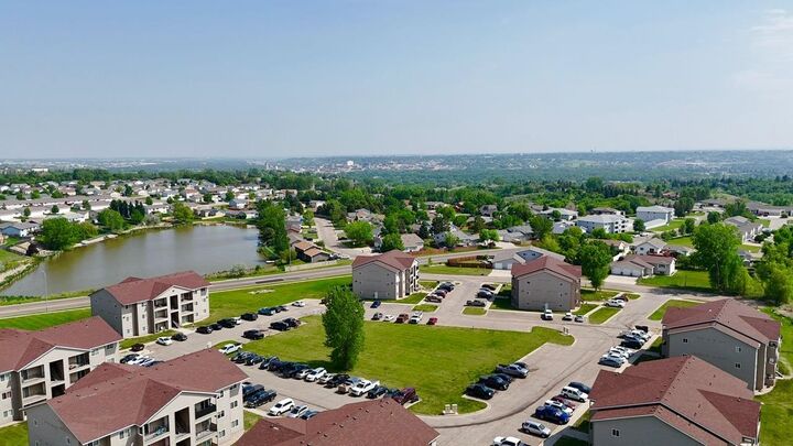 Property Photo: 1616 20th Avenue NW #202 ND 58703