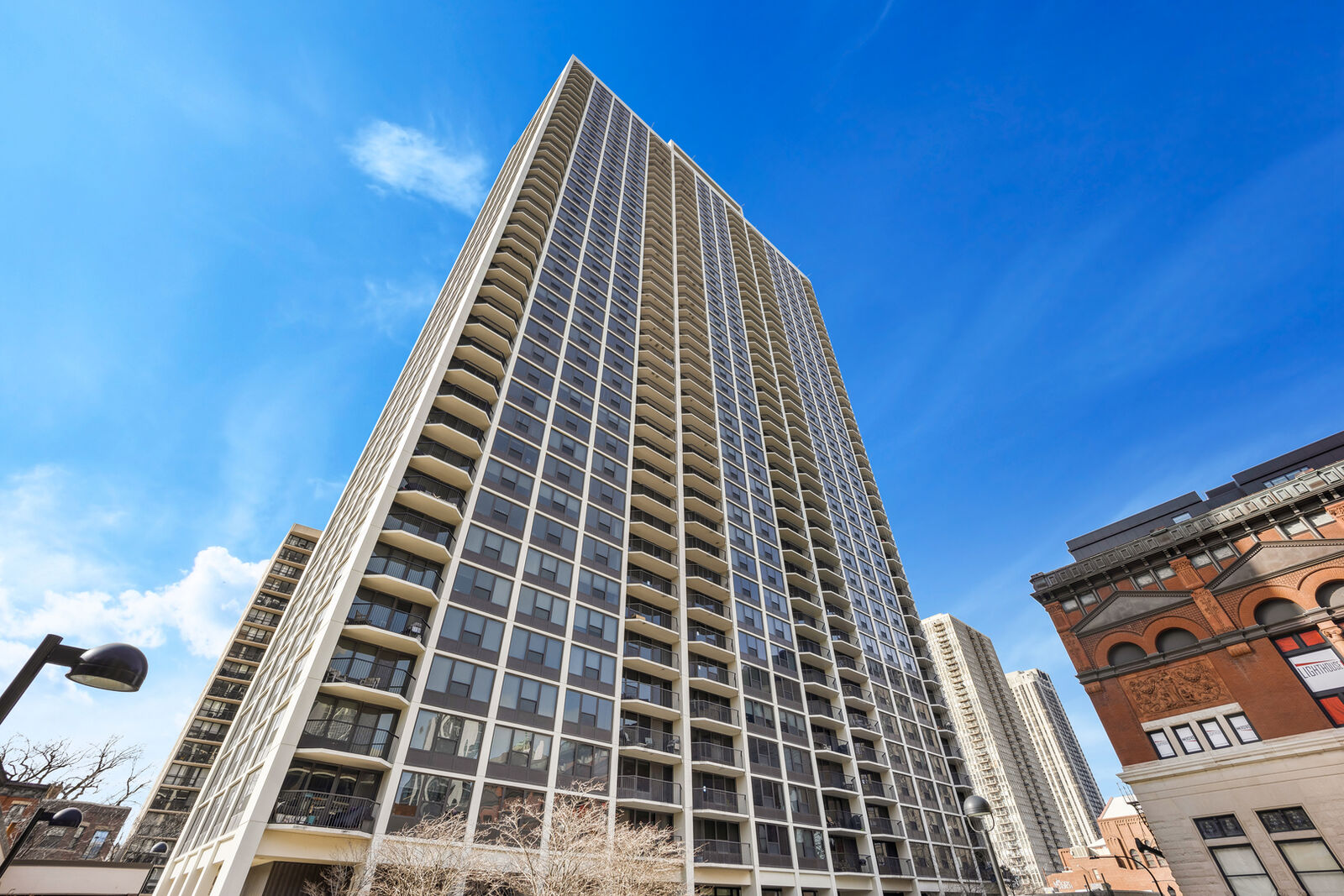 Property Photo:  1560 N Sandburg Terrace 4109J  IL 60610 