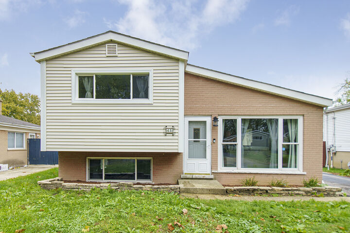 63 S Main Street  Glen Ellyn IL 60137 photo