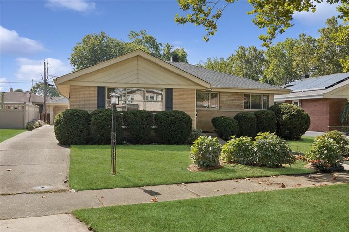 10511 Preston Street  Westchester IL 60154 photo