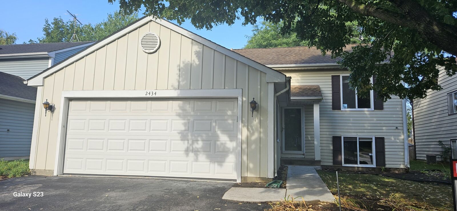 Property Photo:  2434 Red Bud Court  IL 60502 
