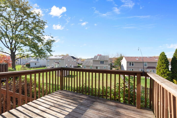 Property Photo:  1049 Horizon Ridge  IL 60156