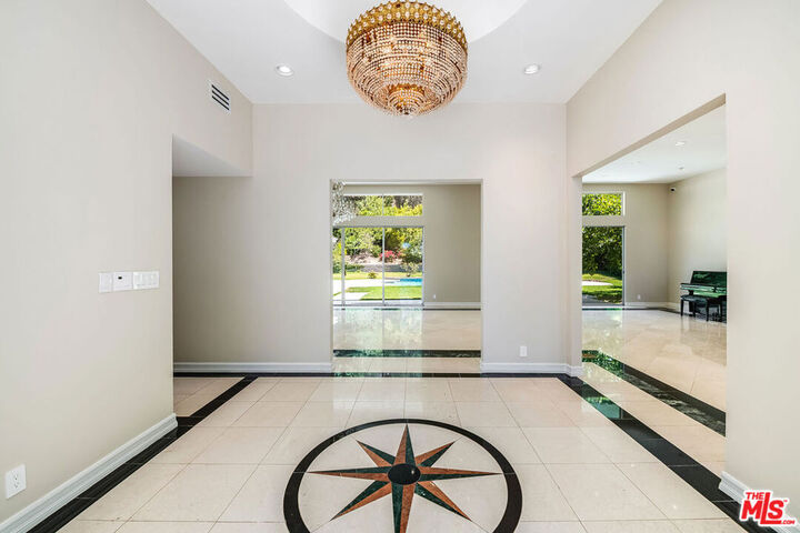 Property Photo:  1860 Loma Vista Drive  CA 90210 