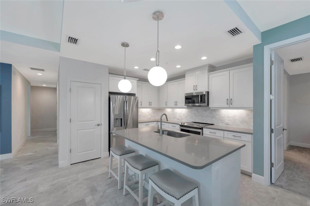 Property Photo: 2542 Seychelles Drive 704 FL 34112