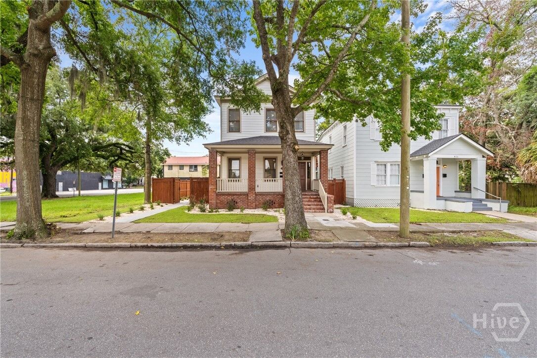 Property Photo: 407 W 35th Street GA 31401