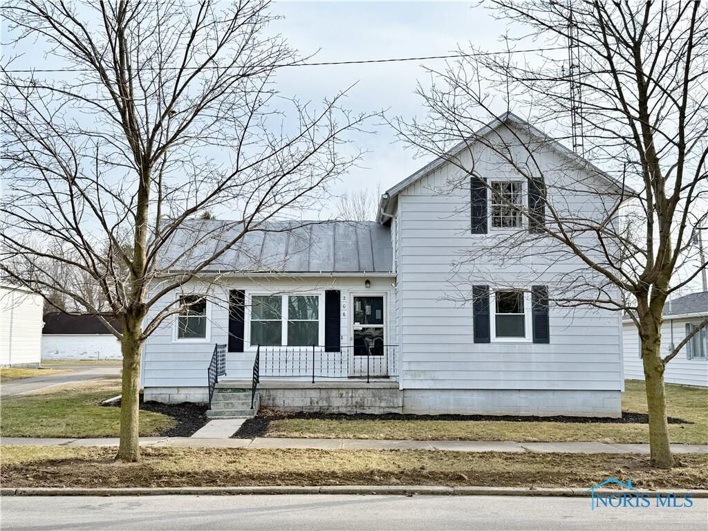 Property Photo:  206 W Saffell Avenue  OH 44882 